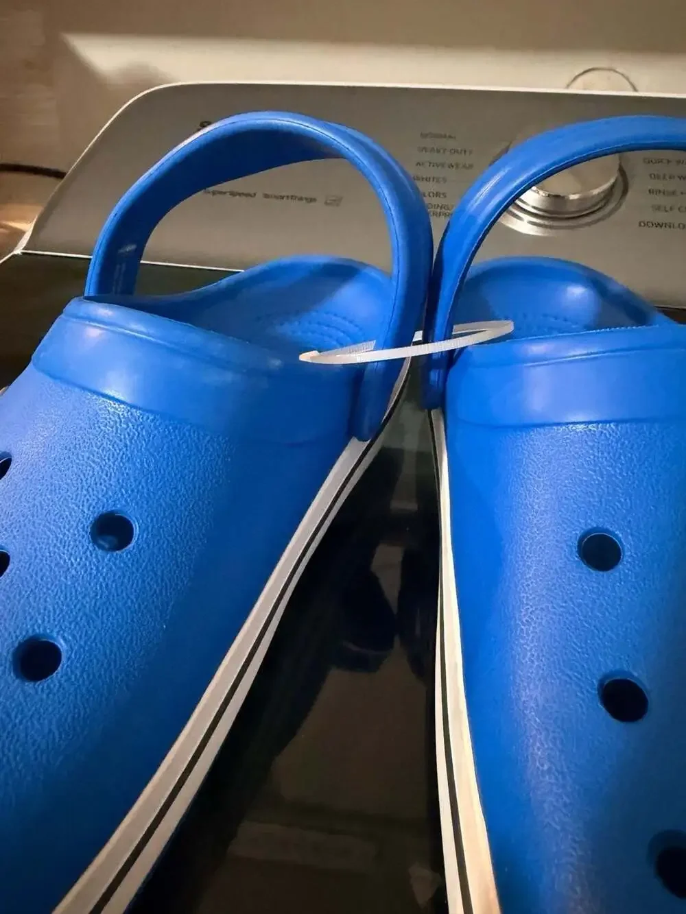 Crocs Unisex Crocband Clog Blue Bolt Size M6 W8